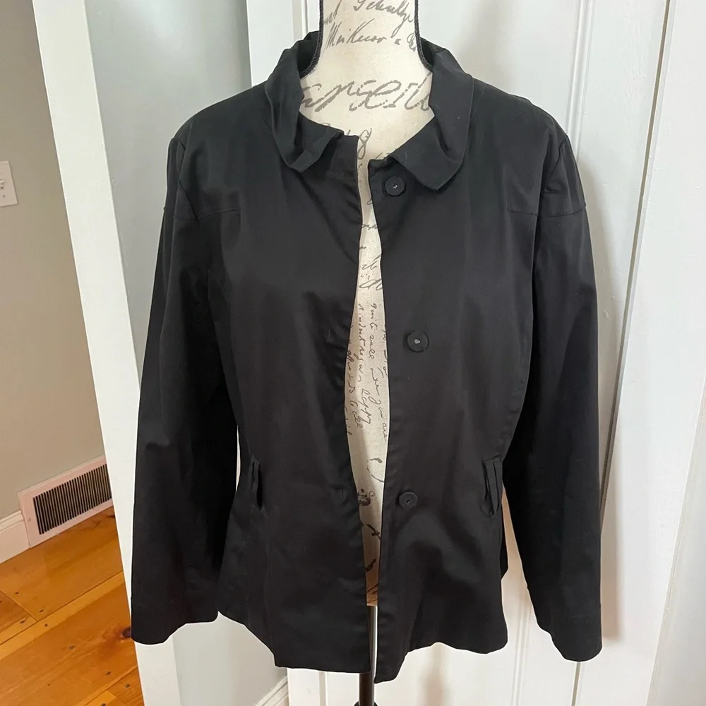 Sandro Black Round Ruffled Collar Jacket. Women's Size: XL. - Picture 1 of 8
